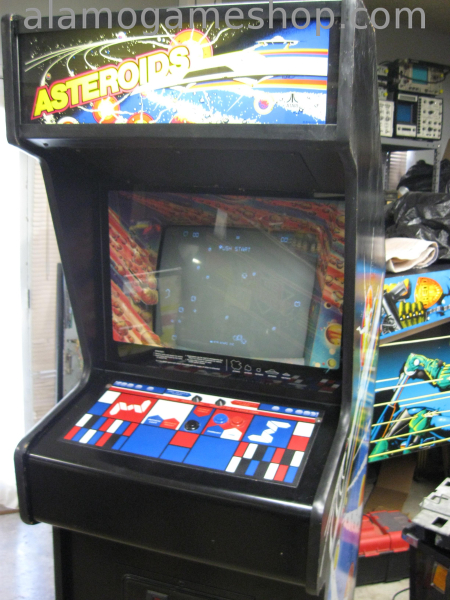 (image for) Asteroids video game by Atari 1979 - Click Image to Close
