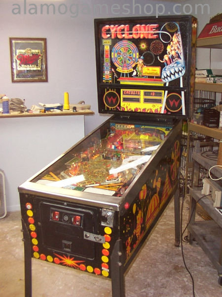 (image for) Cyclone pinball by Williams 1988