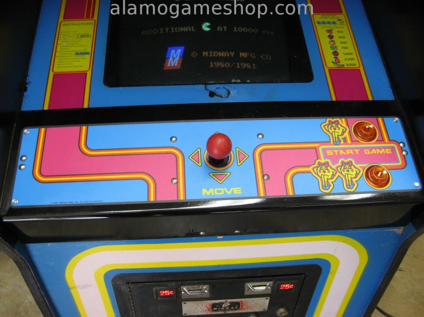 Ms Pac-Man video game by Midway 1982 - Click Image to Close