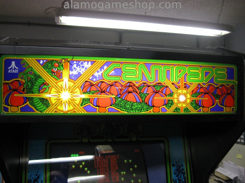 Centipede upright video game by Atari 1 - Click Image to Close
