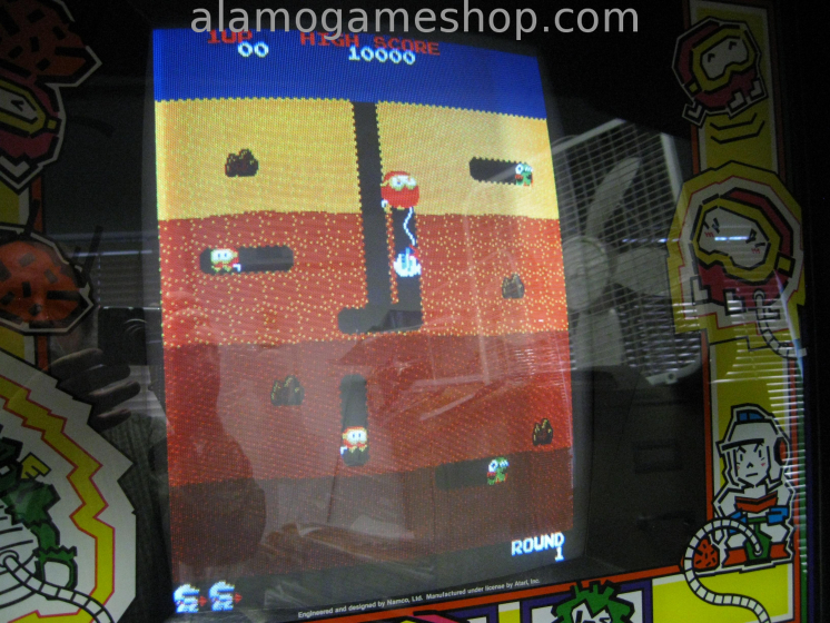 (image for) Dig Dug video game by Atari 1982