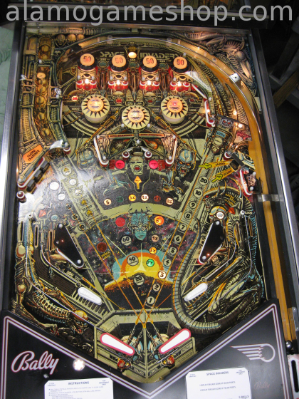 (image for) Space Invaders pinball by Bally 1980