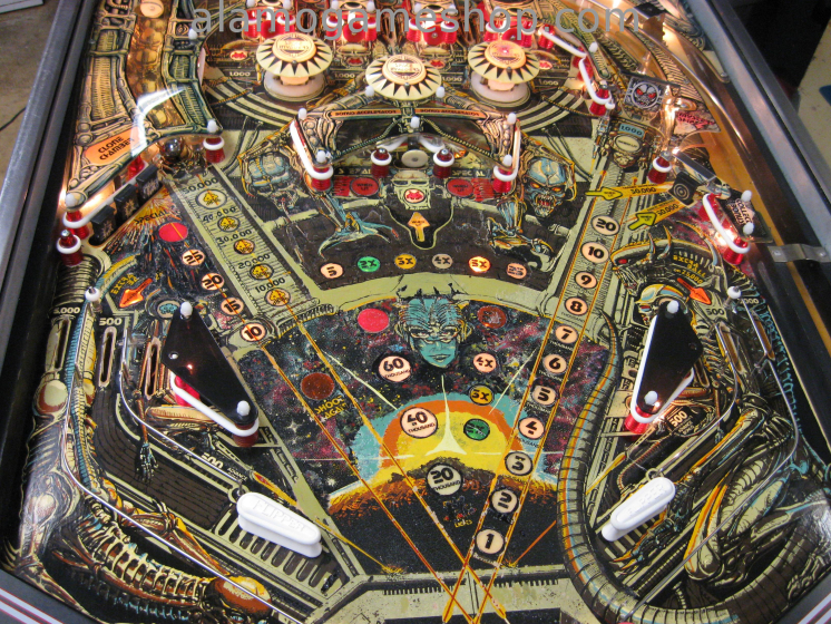 (image for) Space Invaders pinball by Bally 1980