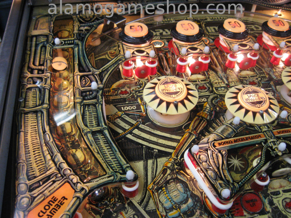 (image for) Space Invaders pinball by Bally 1980