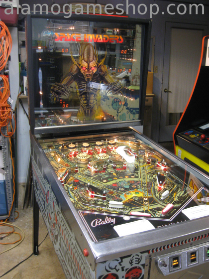 (image for) Space Invaders pinball by Bally 1980