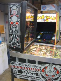 (image for) Space Invaders pinball by Bally 1980