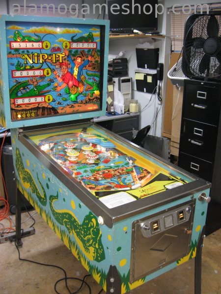 (image for) Nip-It pinball by Bally 1972