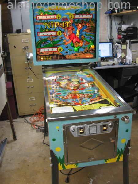 (image for) Nip-It pinball by Bally 1972