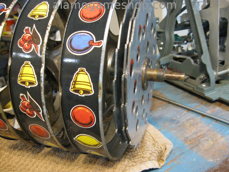 (image for) Mills Slot, Golden Nugget