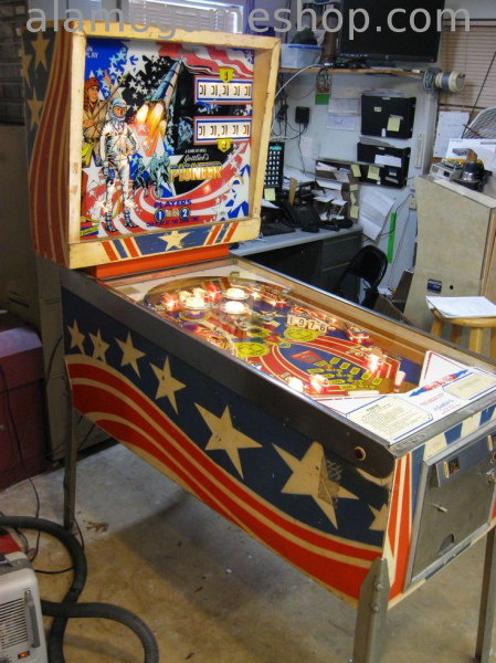 (image for) Pioneer pinball by Gottlieb 1975