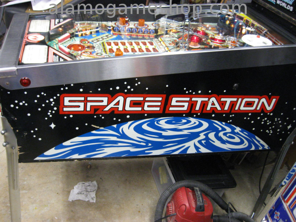 (image for) Space Station pinball by Williams 1987